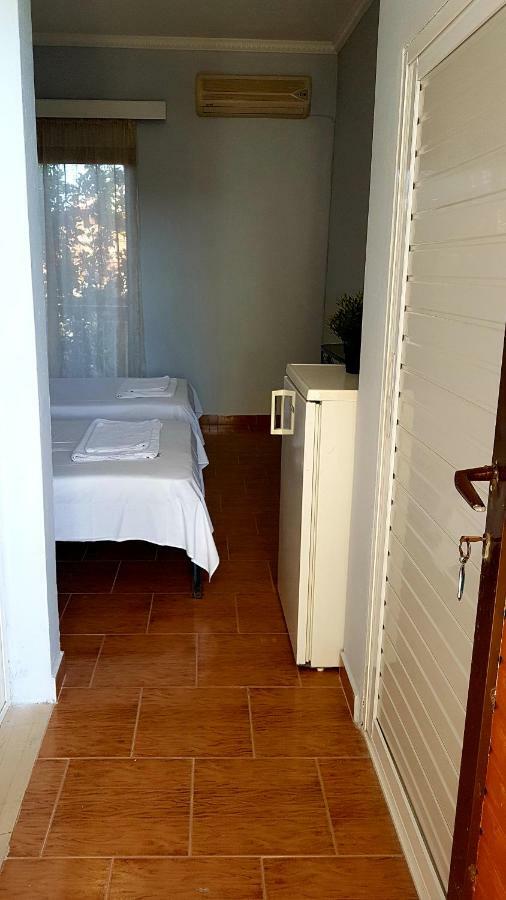 Sea Side Hotel Kakovatos Ngoại thất bức ảnh